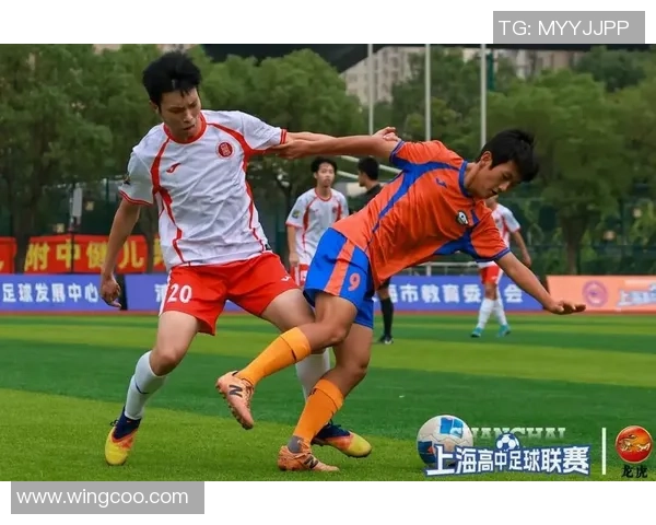 上海足球队足球意识排名创新高引发热议展现团队实力与战术智慧 上海足球队足球意识排名创新高引发热议展现团队实力与战术智慧